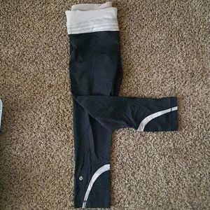 Lululemon running crop light pink size 8